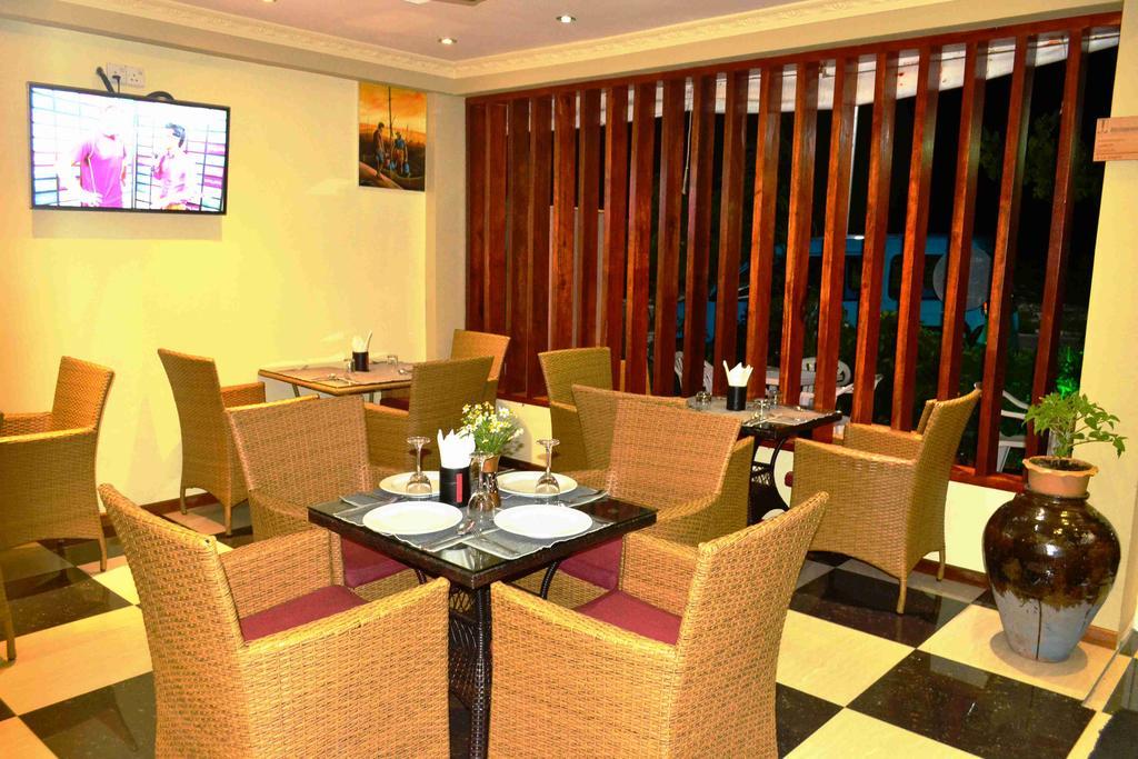 Hotel Ui Inn Malé Kültér fotó