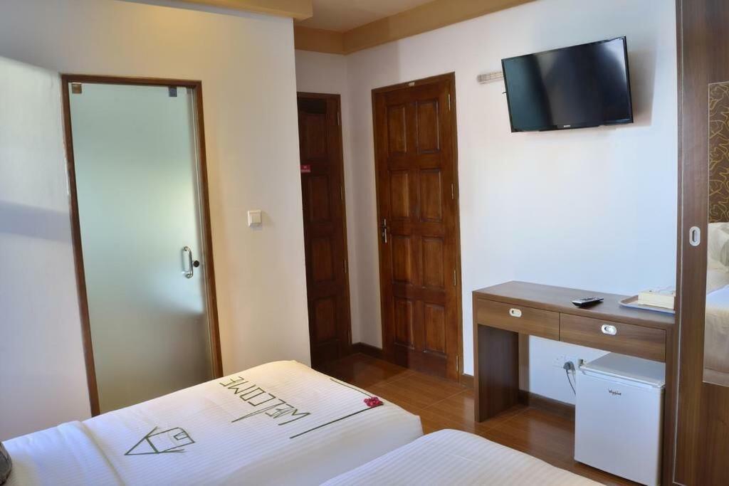 Hotel Ui Inn Malé Kültér fotó