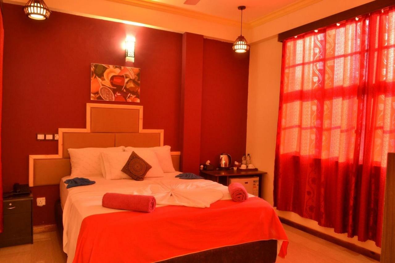Hotel Ui Inn Malé Kültér fotó