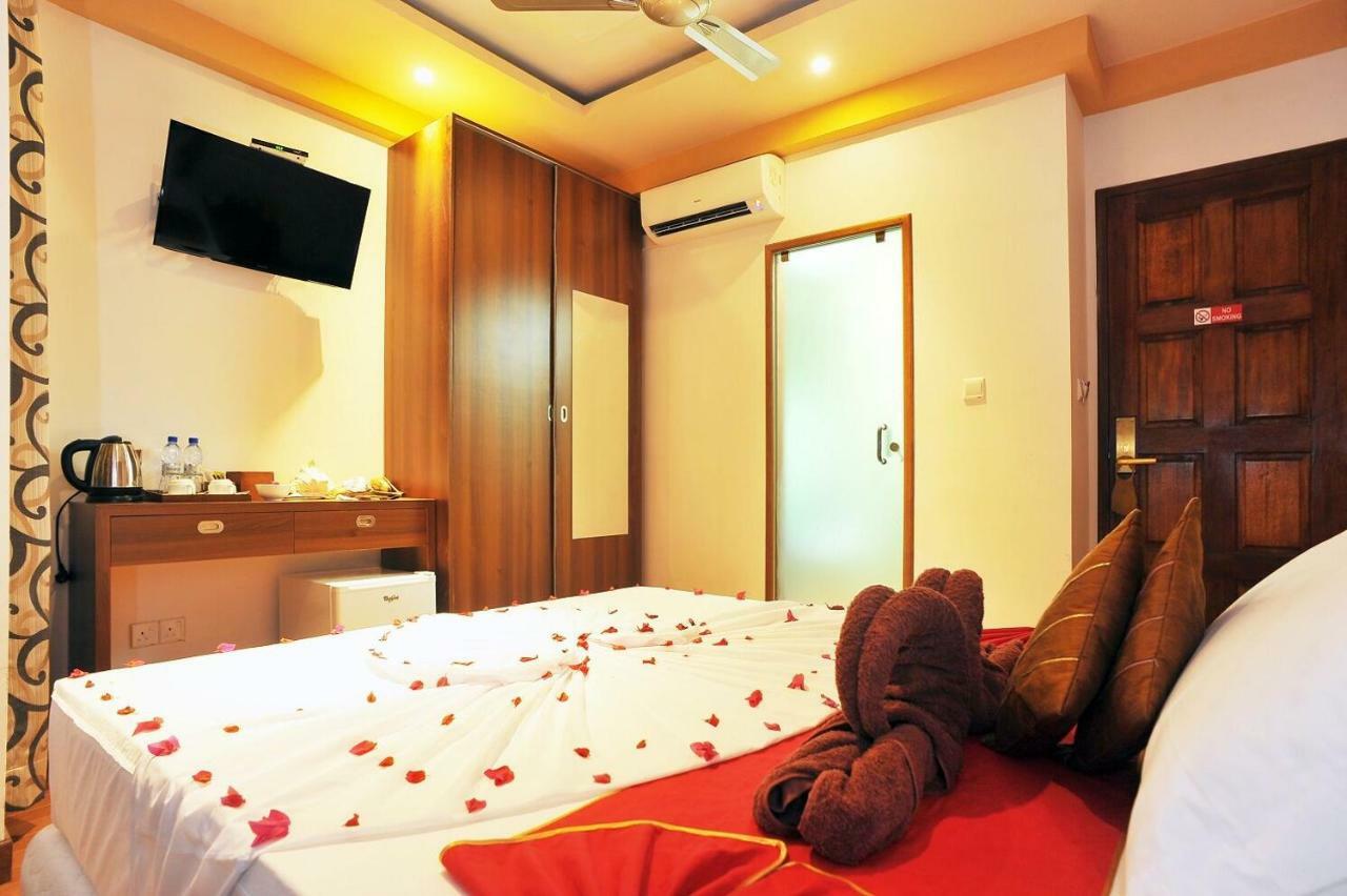 Hotel Ui Inn Malé Kültér fotó