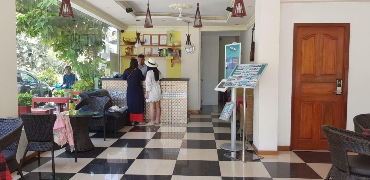 Hotel Ui Inn Malé Kültér fotó