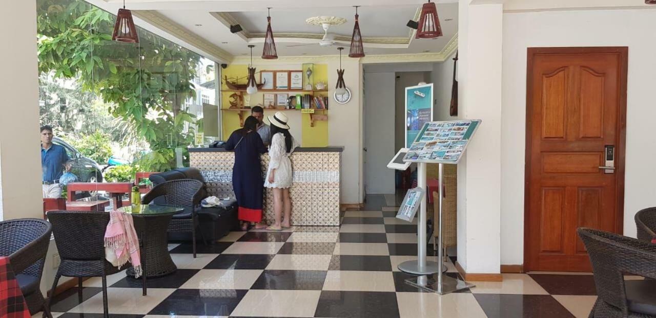 Hotel Ui Inn Malé Kültér fotó