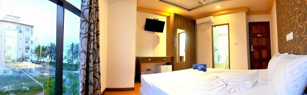 Hotel Ui Inn Malé Kültér fotó